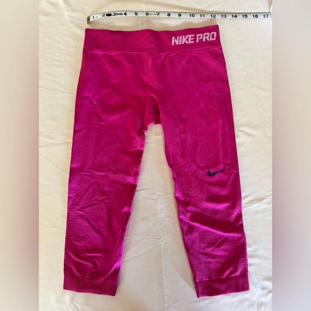 Nike Pro cropped leggings